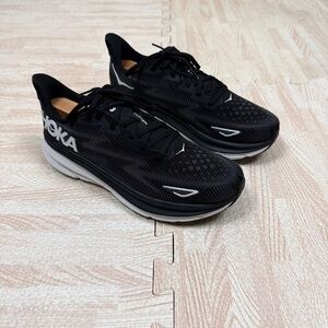 Hoka One One Womens Size 10.5B Clifton 9 1127896 Black Running Shoes Sneakers